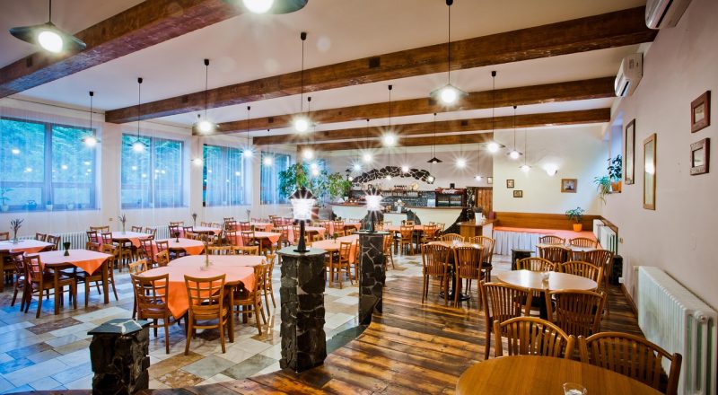 Restaurants blieben häufiger leer als noch im letzten Jahr. (Foto: Pavol Chren / pixabay)