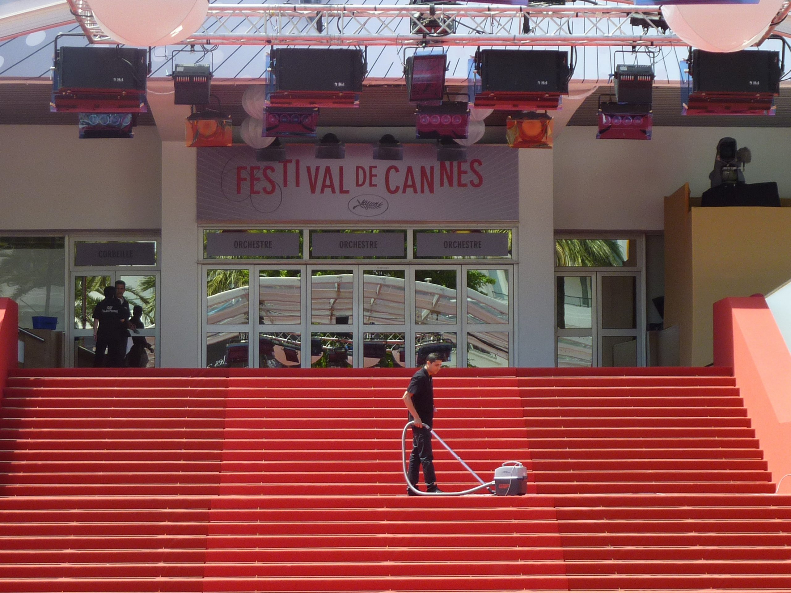 Der rote Teppich in Cannes. (Foto: Hermann Traub auf Pixabay)